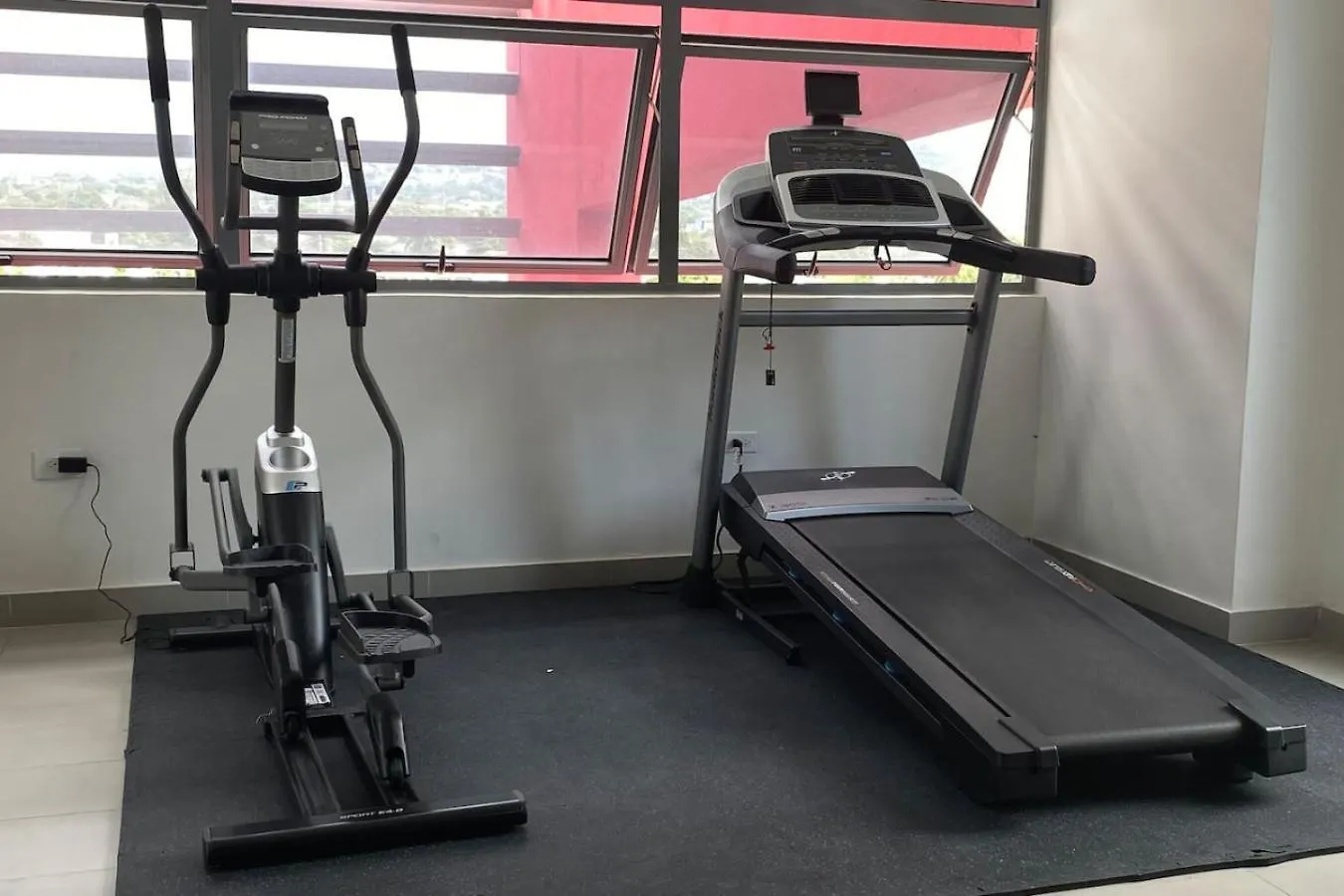 Parkhurst 408 With King Bed And Pool 킹스톤 0*,  자메이카