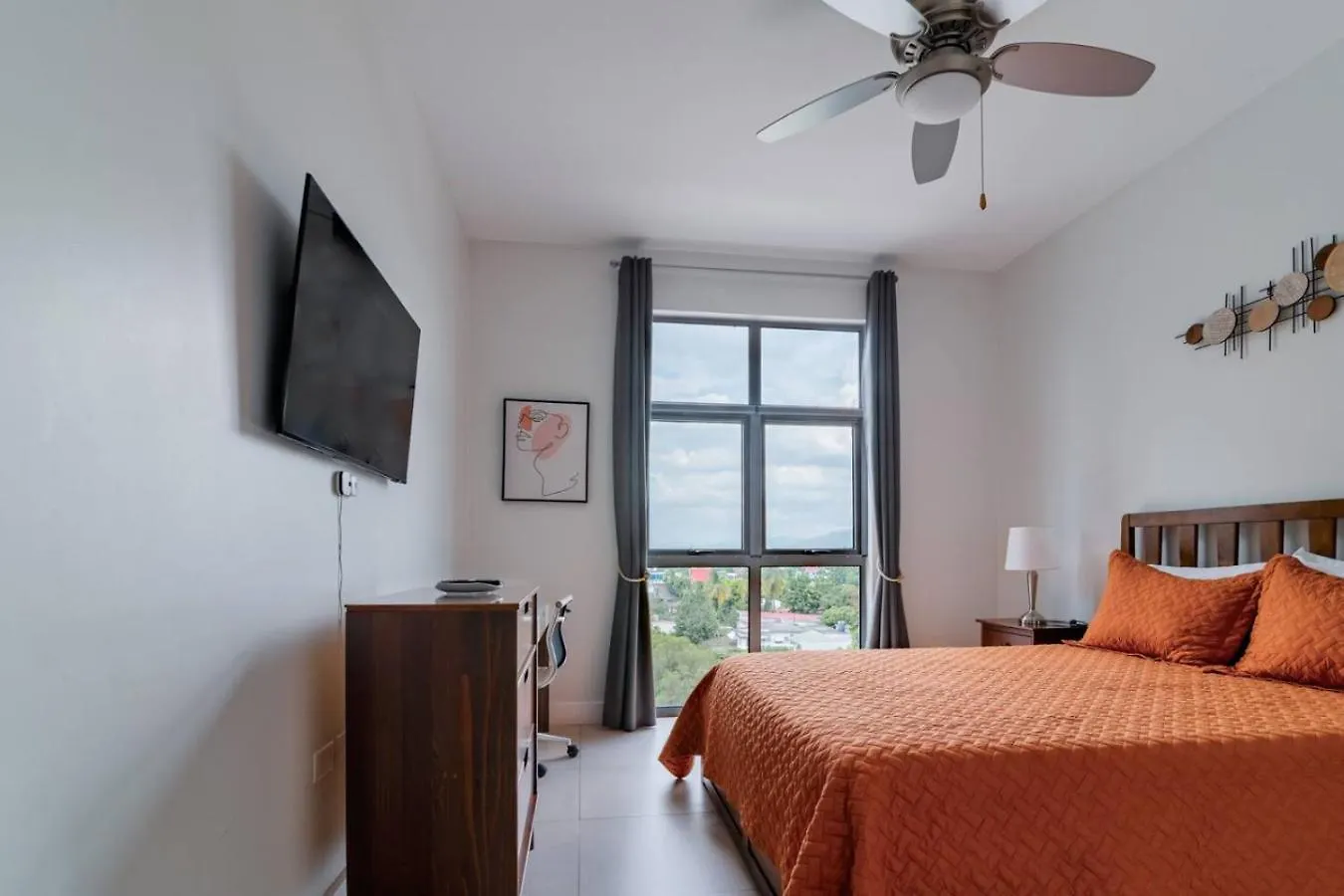 Parkhurst 408 With King Bed And Pool 킹스톤