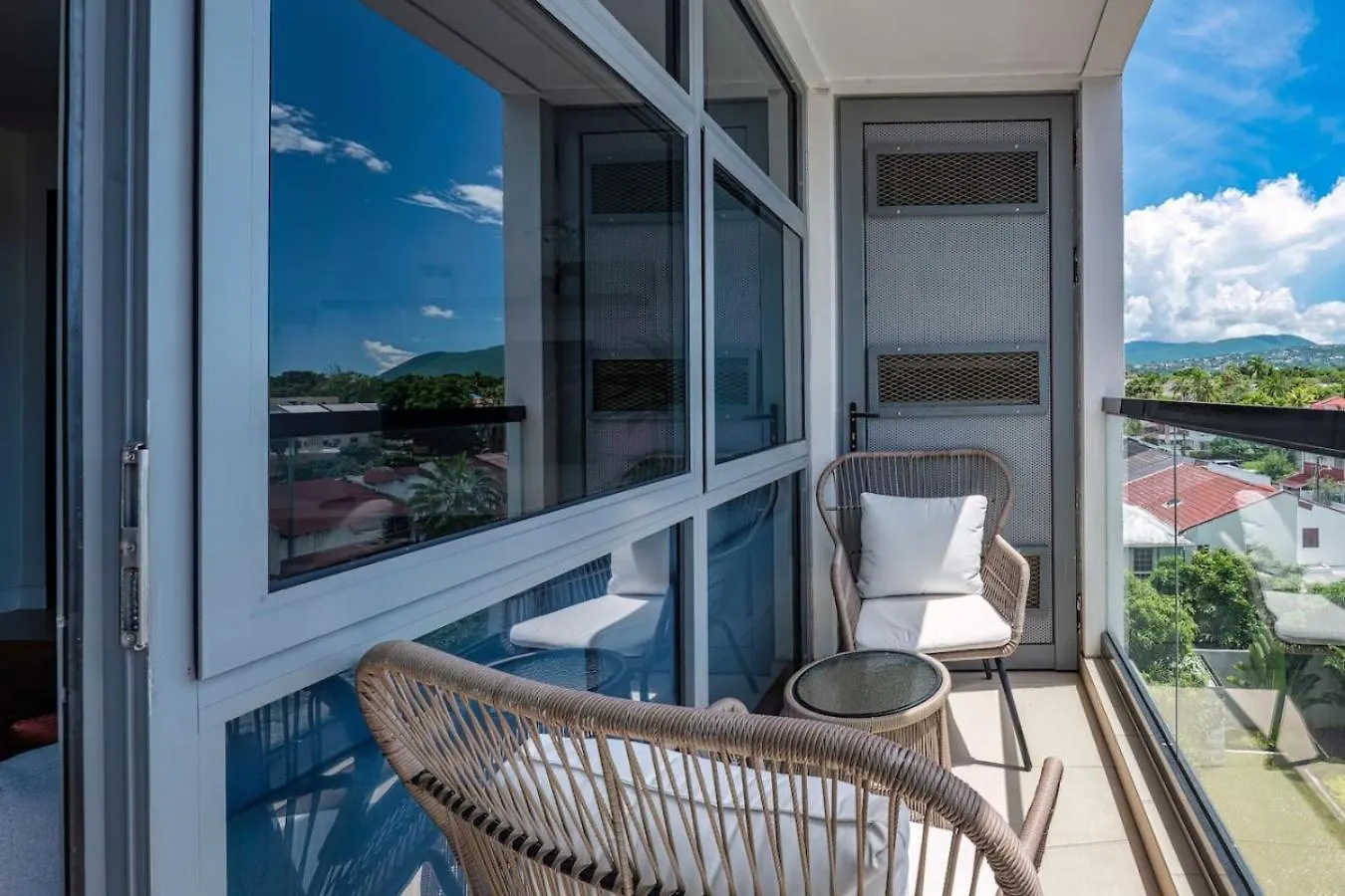 Parkhurst 408 With King Bed And Pool 킹스톤
