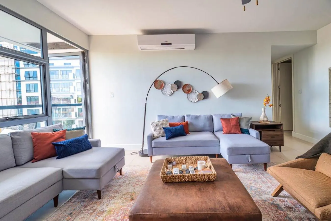 아파트 Parkhurst 408 With King Bed And Pool 킹스톤