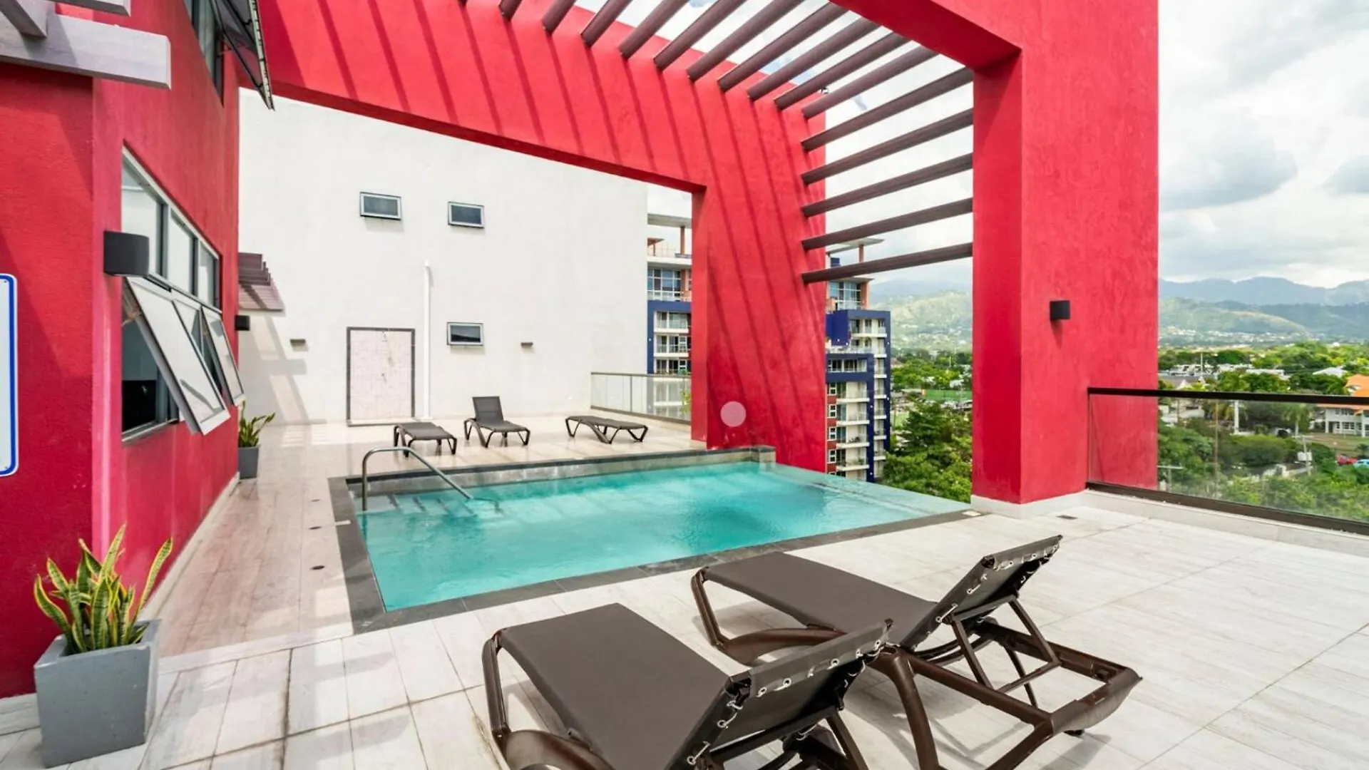 Appartement Parkhurst 408 With King Bed And Pool Kingston