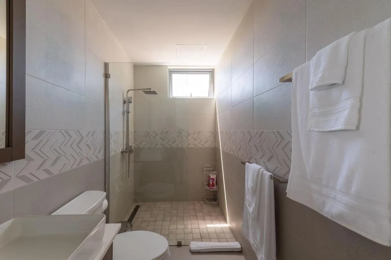 Parkhurst 408 With King Bed And Pool Kingston Jamaïque