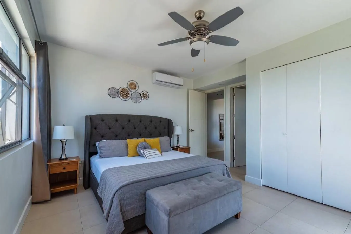 Parkhurst 408 With King Bed And Pool Kingston Appartement