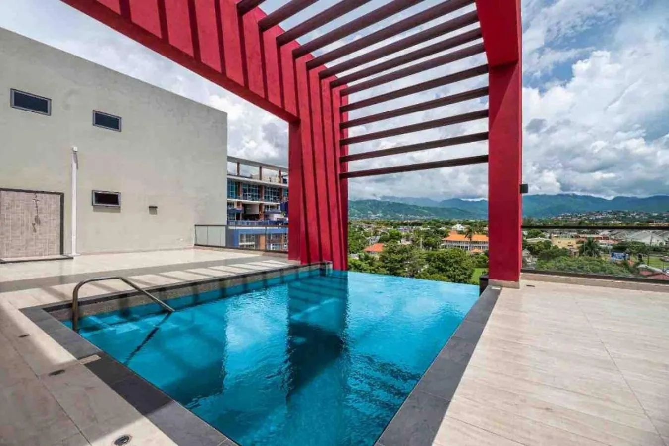 Parkhurst 408 With King Bed And Pool Kingston 0*,